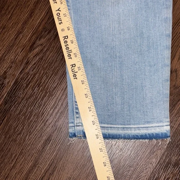 NWT Gap Cigarette High Rise Light Blue Distressed Jeans - Picture 8 of 9